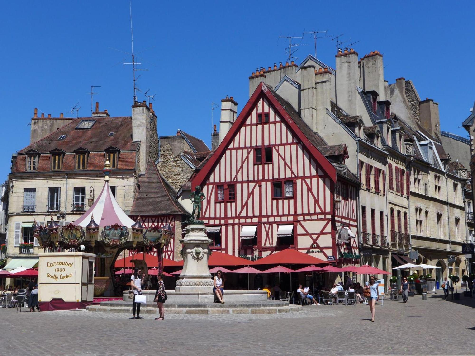 Le Pastore Avec Terrasse Au Coeur Du Centre Historique Dijon Luaran gambar